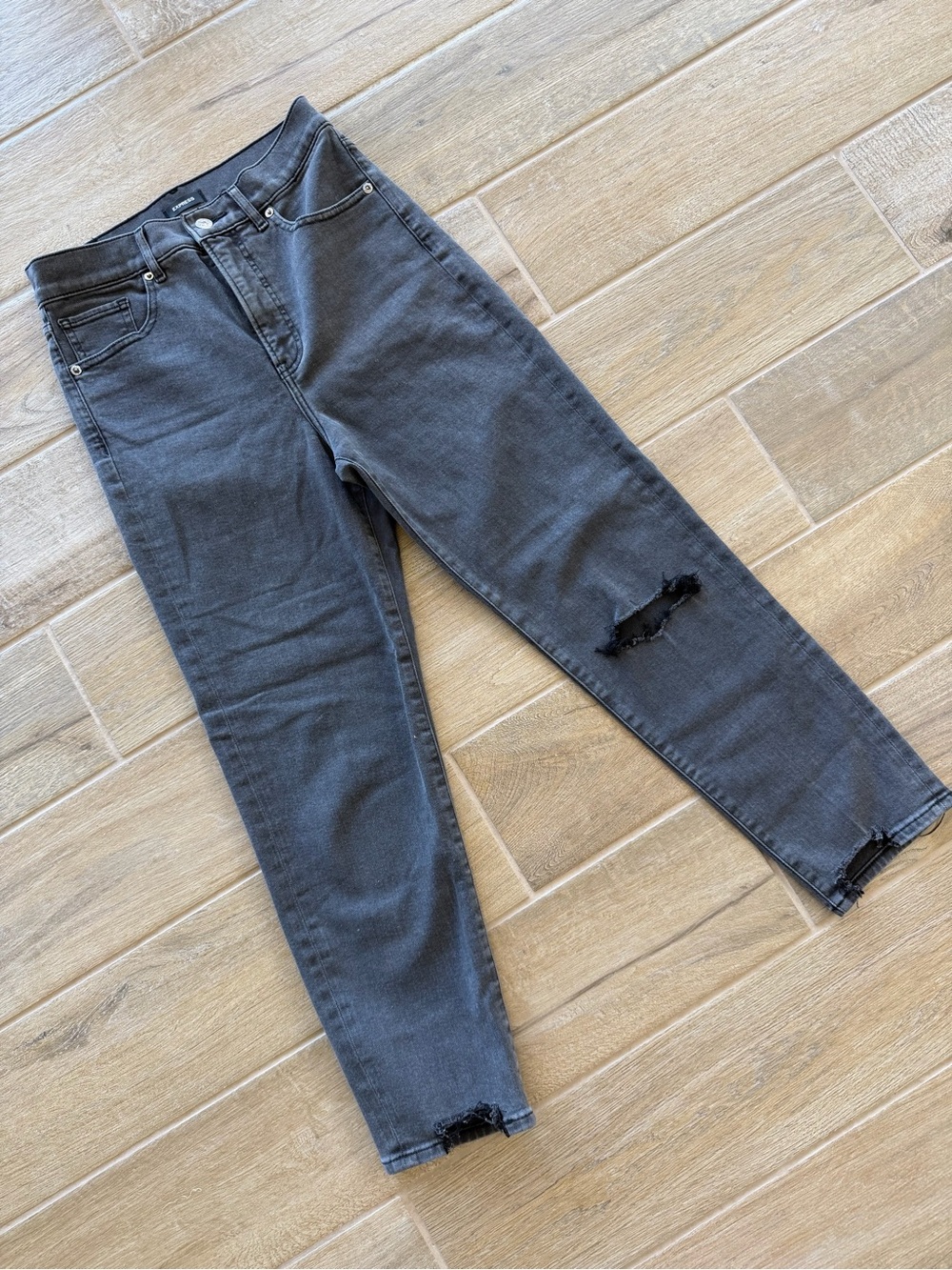 NWOT Express High-Rise Distressed Charcoal Gray Jeans Size 2